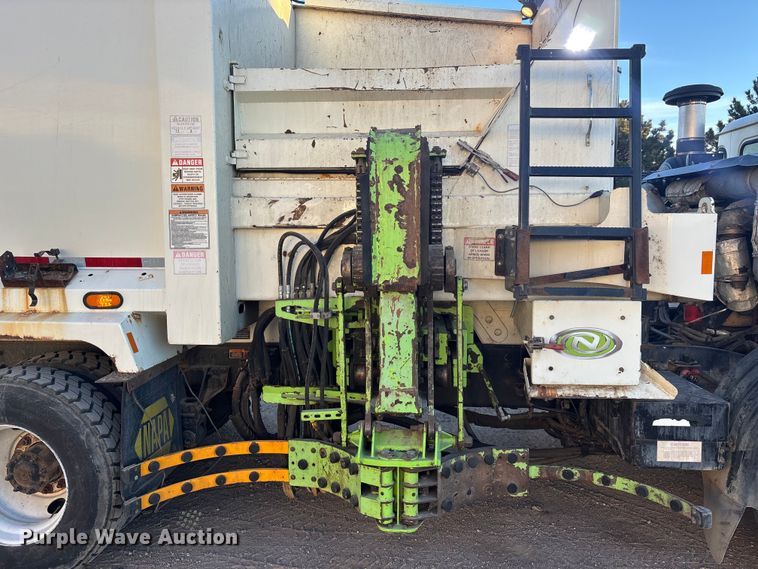 image for item FG1670 2011 Autocar Xpeditor refuse truck