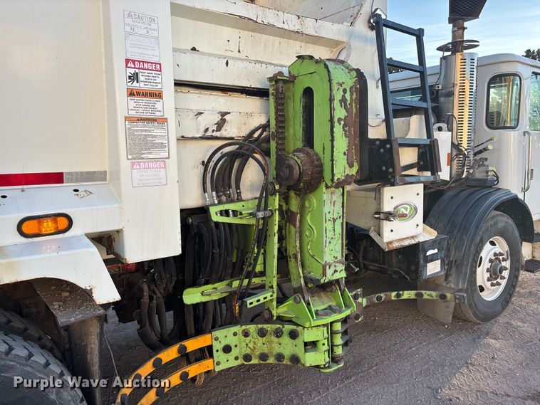 image for item FG1670 2011 Autocar Xpeditor refuse truck