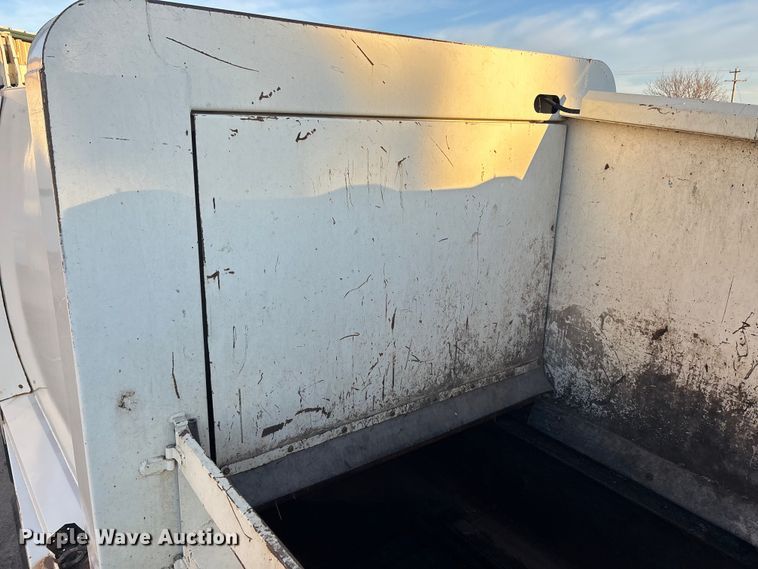 image for item FG1670 2011 Autocar Xpeditor refuse truck