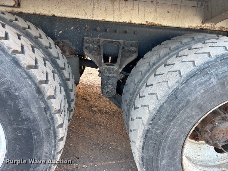 image for item FG1670 2011 Autocar Xpeditor refuse truck