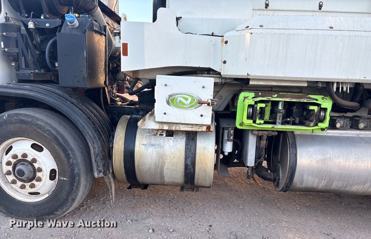 image for item FG1670 2011 Autocar Xpeditor refuse truck