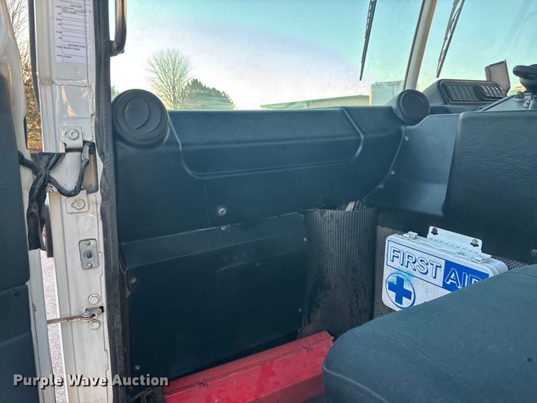 image for item FG1670 2011 Autocar Xpeditor refuse truck