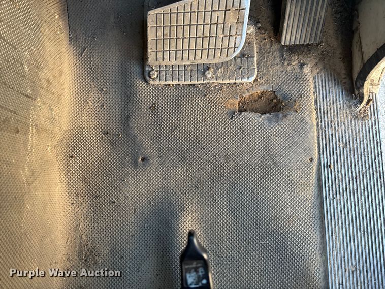 image for item FG1670 2011 Autocar Xpeditor refuse truck