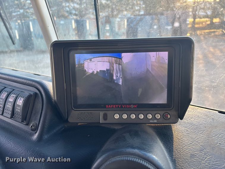 image for item FG1670 2011 Autocar Xpeditor refuse truck