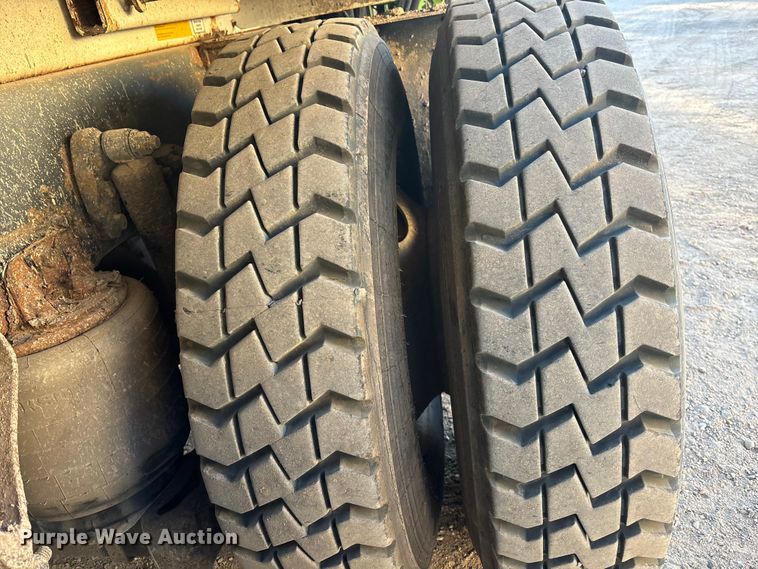 image for item FG1670 2011 Autocar Xpeditor refuse truck