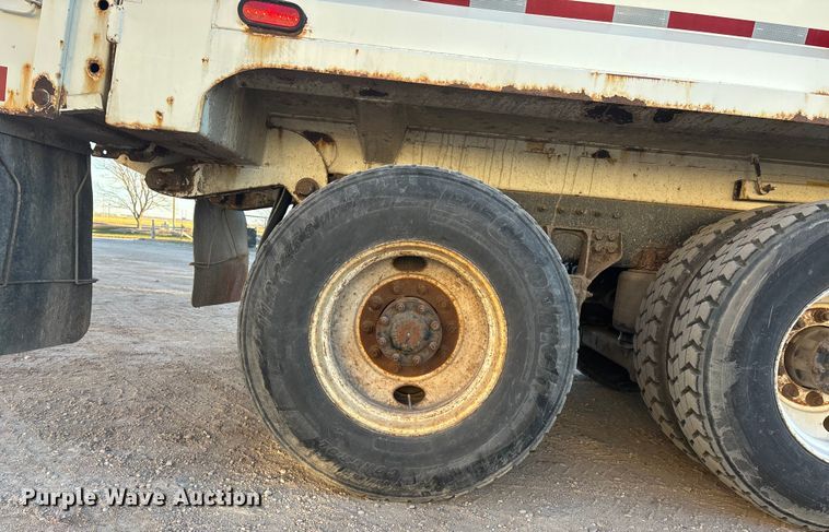 image for item FG1670 2011 Autocar Xpeditor refuse truck