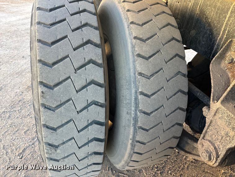 image for item FG1670 2011 Autocar Xpeditor refuse truck