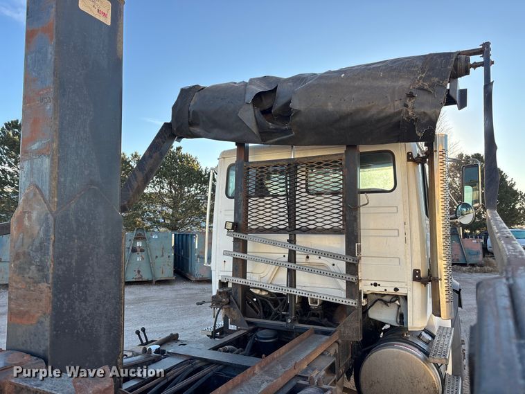 image for item FG1671 2001 Freightliner FL112 hook lift truck