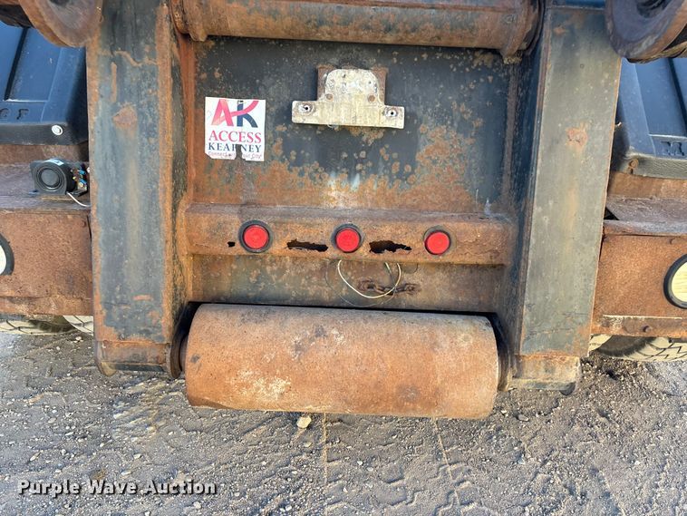 image for item FG1671 2001 Freightliner FL112 hook lift truck