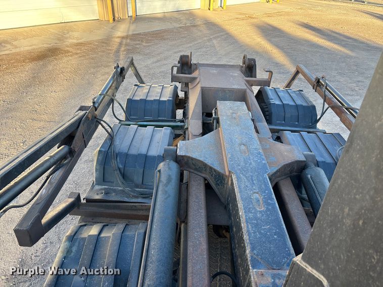 image for item FG1671 2001 Freightliner FL112 hook lift truck