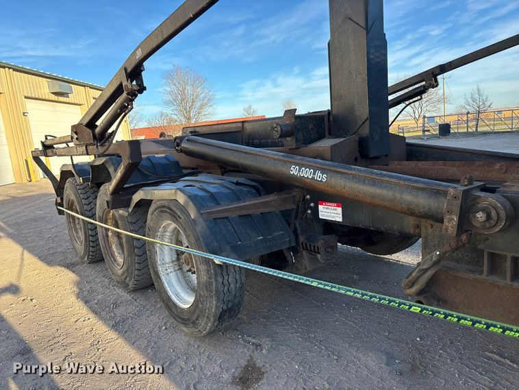 image for item FG1671 2001 Freightliner FL112 hook lift truck