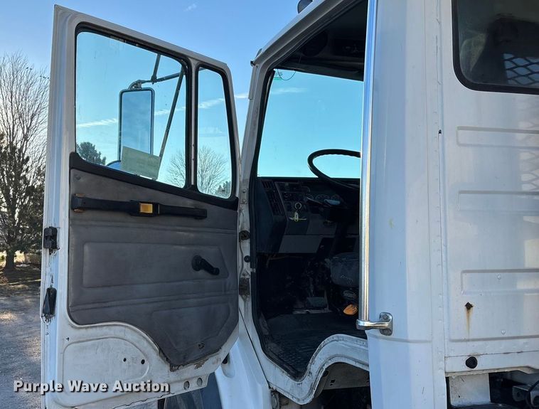 image for item FG1671 2001 Freightliner FL112 hook lift truck