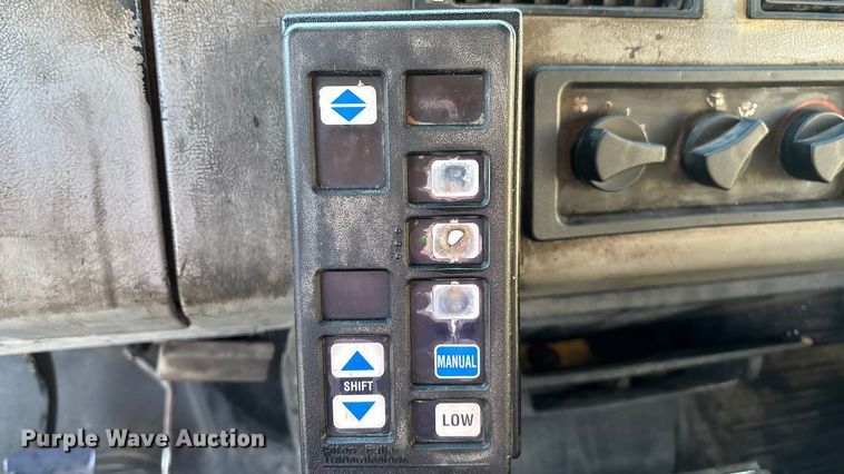 image for item FG1671 2001 Freightliner FL112 hook lift truck