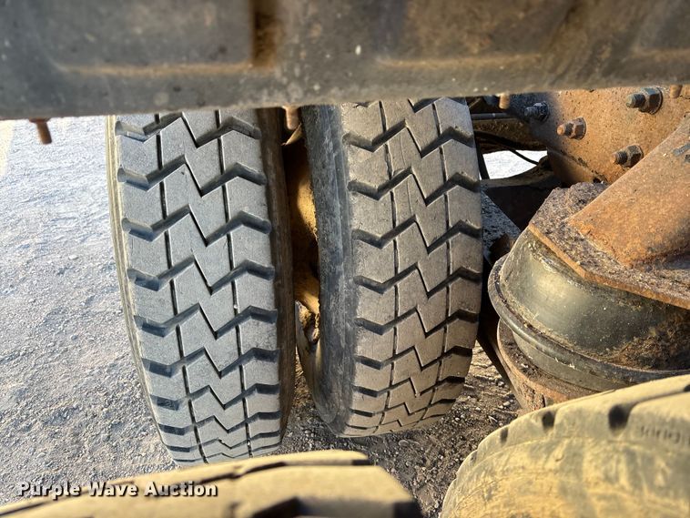 image for item FG1671 2001 Freightliner FL112 hook lift truck