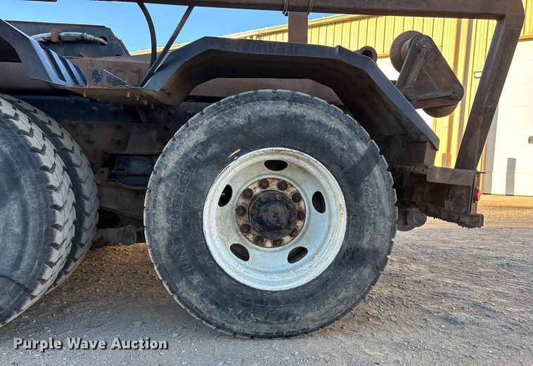 image for item FG1671 2001 Freightliner FL112 hook lift truck