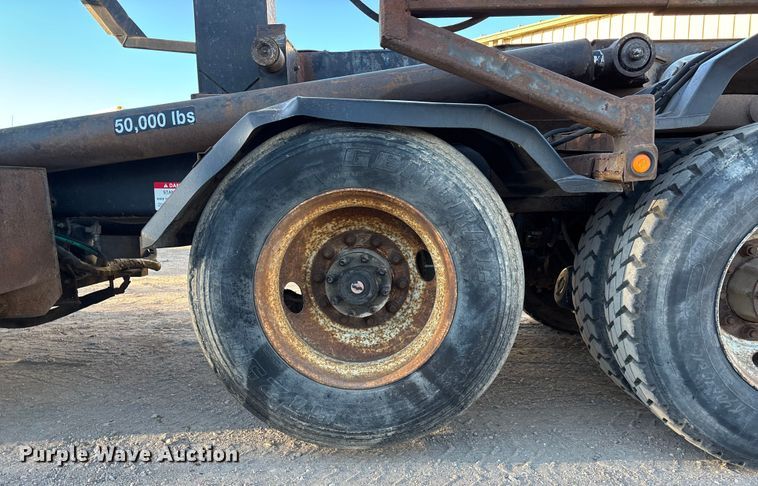 image for item FG1671 2001 Freightliner FL112 hook lift truck