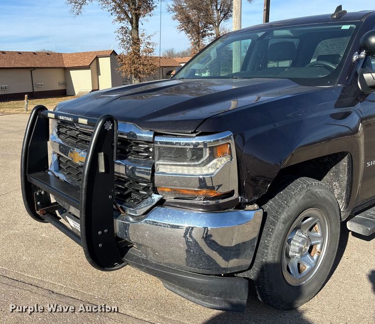 image for item FG1672 2016 Chevrolet Silverado 1500 pickup truck