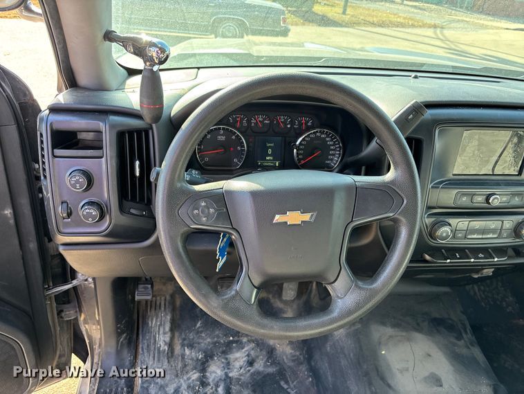 image for item FG1672 2016 Chevrolet Silverado 1500 pickup truck