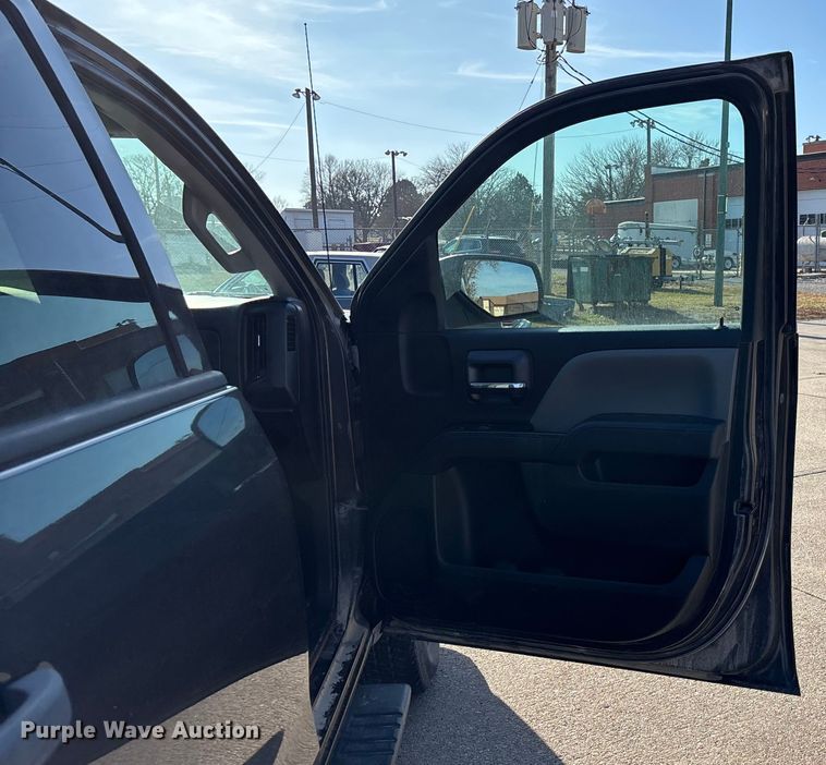 image for item FG1672 2016 Chevrolet Silverado 1500 pickup truck