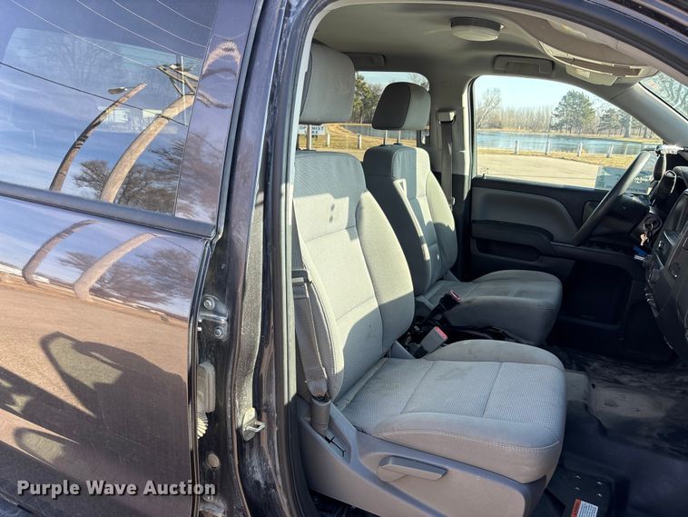 image for item FG1672 2016 Chevrolet Silverado 1500 pickup truck