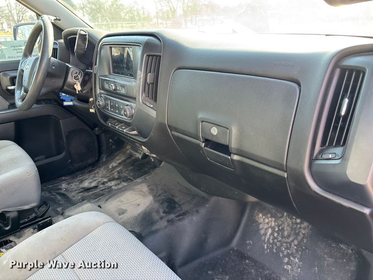 image for item FG1672 2016 Chevrolet Silverado 1500 pickup truck