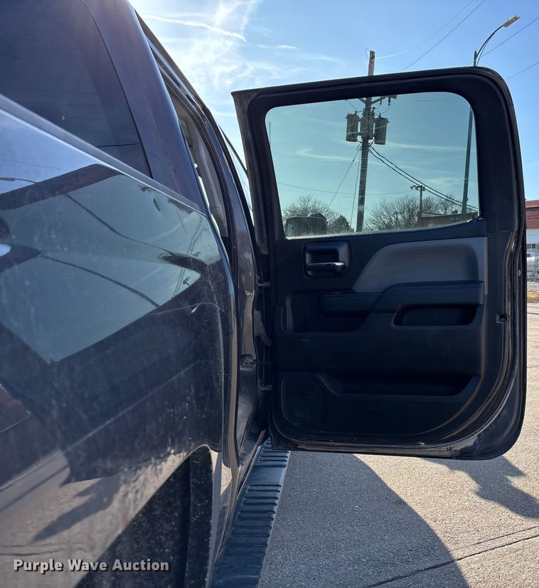 image for item FG1672 2016 Chevrolet Silverado 1500 pickup truck