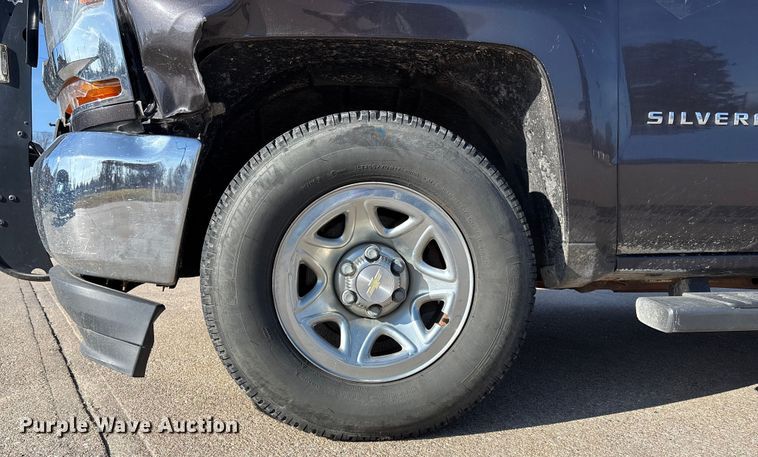 image for item FG1672 2016 Chevrolet Silverado 1500 pickup truck