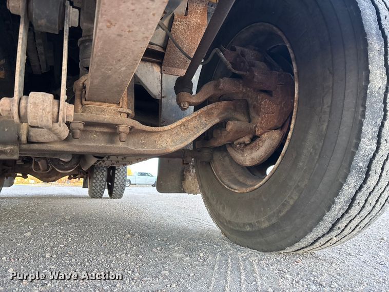 image for item FG1683 1998 GMC B7 school bus