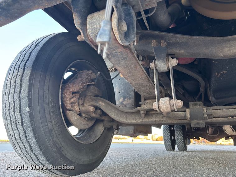 image for item FG1683 1998 GMC B7 school bus