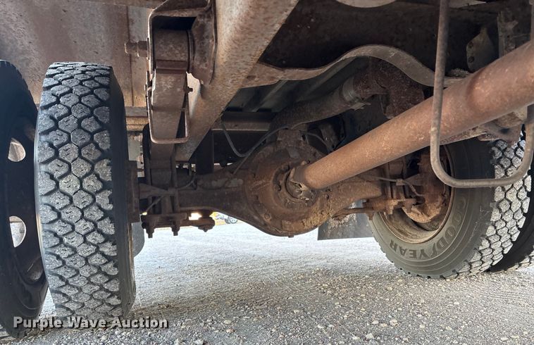 image for item FG1683 1998 GMC B7 school bus