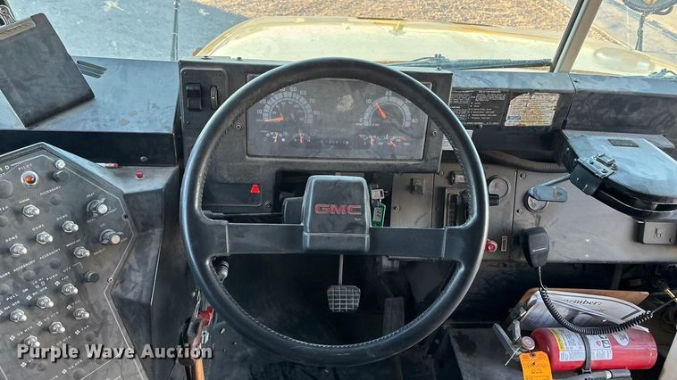 image for item FG1683 1998 GMC B7 school bus