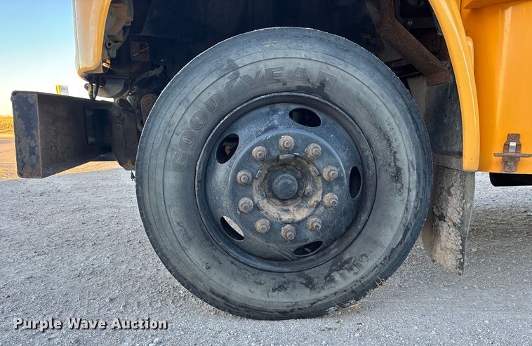 image for item FG1683 1998 GMC B7 school bus