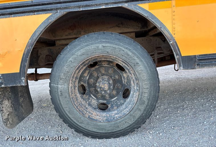 image for item FG1683 1998 GMC B7 school bus