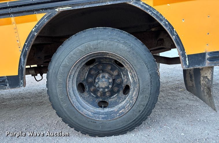 image for item FG1683 1998 GMC B7 school bus