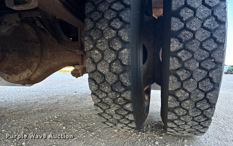 image for item FG1683 1998 GMC B7 school bus