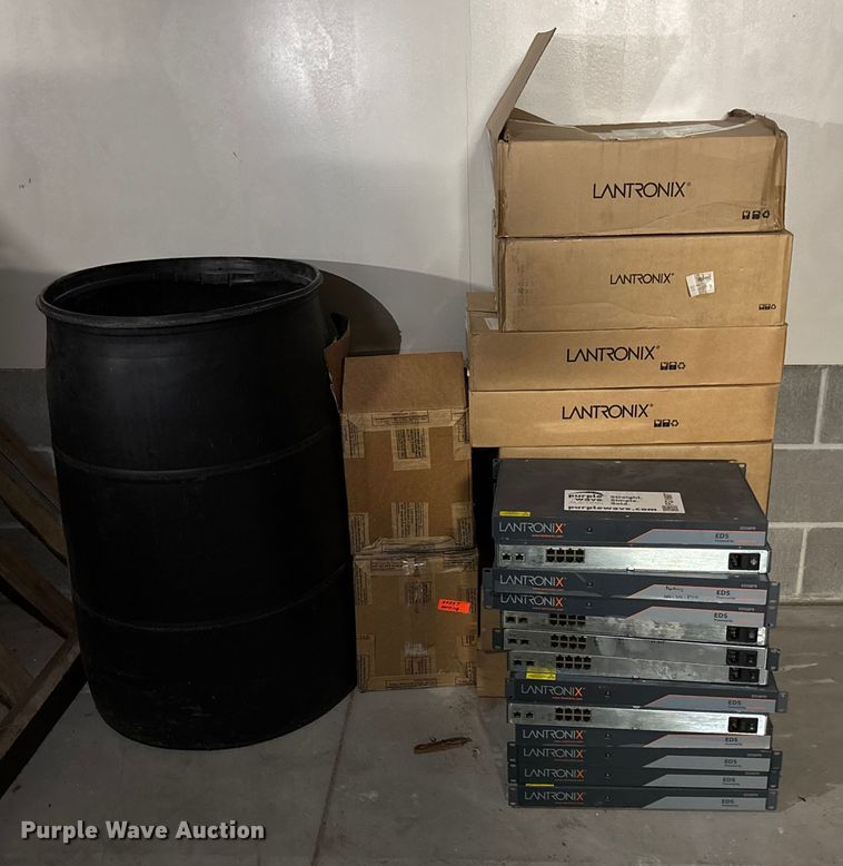 image for item FG1687 Approximately 21 Lantronix EDS00812N severs