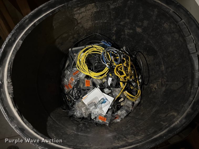 image for item FG1687 Approximately 21 Lantronix EDS00812N severs