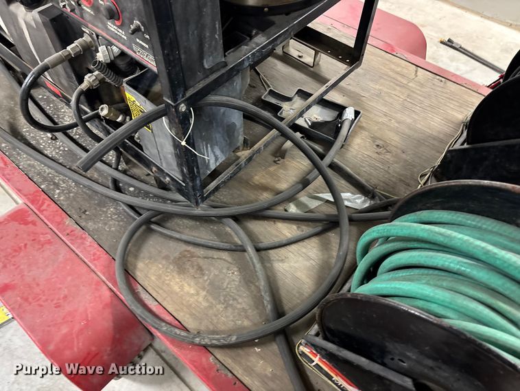 image for item FG1689 MITM HS-3005-CMVI pressure washer