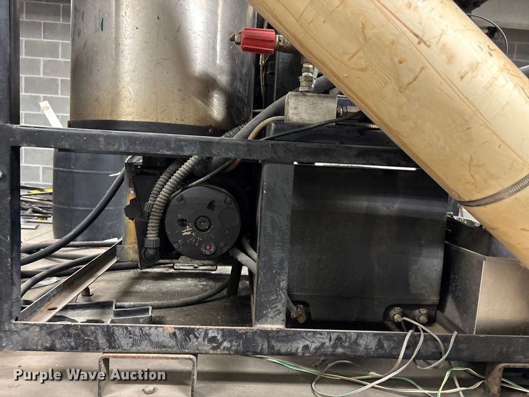 image for item FG1689 MITM HS-3005-CMVI pressure washer