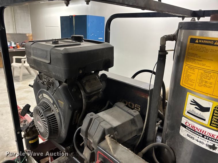 image for item FG1689 MITM HS-3005-CMVI pressure washer