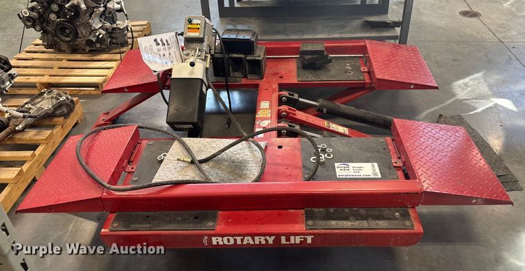 image for item FG1693 Rotary VLXS 10000 automotive lift