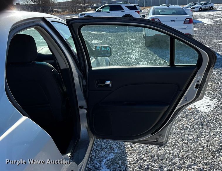 image for item FG1702 2010 Ford Fusion 