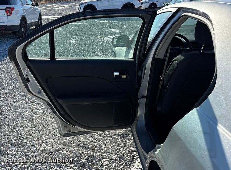 image for item FG1702 2010 Ford Fusion 