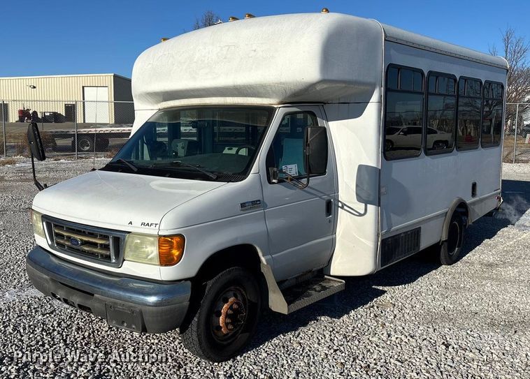 image for item FG1704 2006 Starcraft  E450 Super Duty shuttle bus
