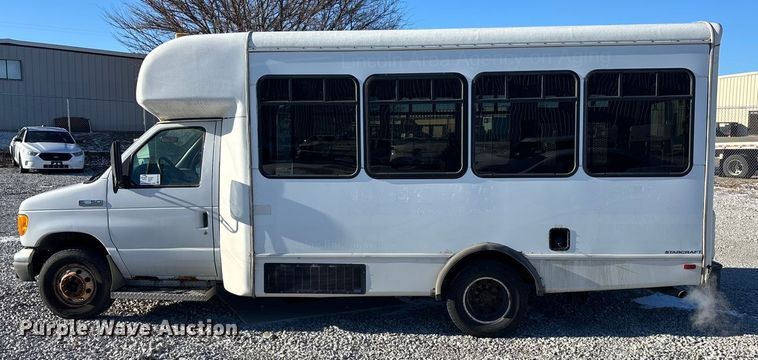image for item FG1704 2006 Starcraft  E450 Super Duty shuttle bus
