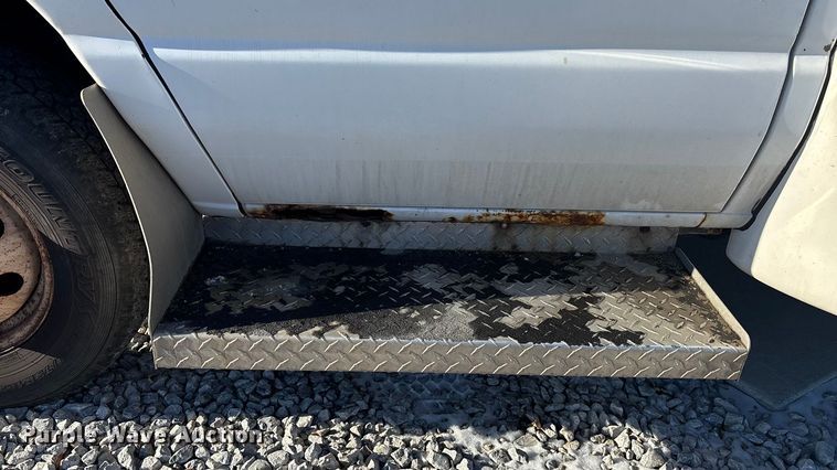 image for item FG1704 2006 Starcraft  E450 Super Duty shuttle bus