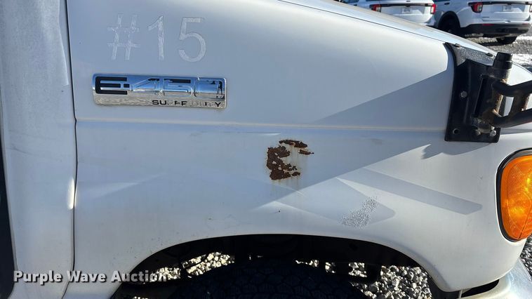 image for item FG1704 2006 Starcraft  E450 Super Duty shuttle bus