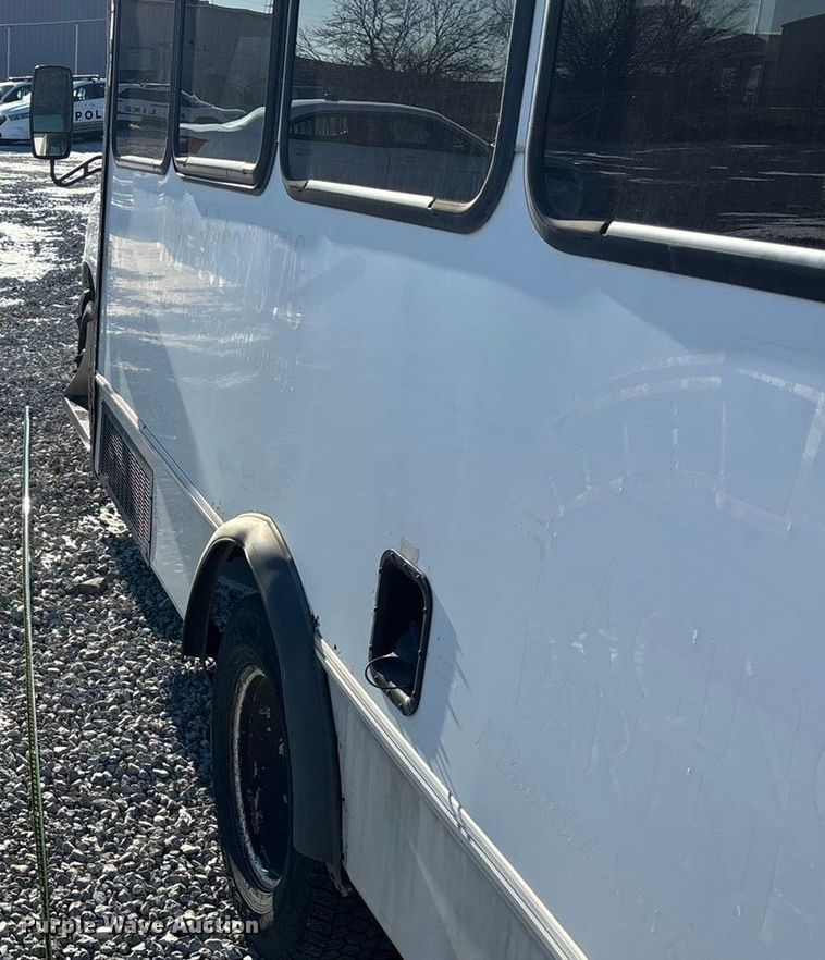 image for item FG1704 2006 Starcraft  E450 Super Duty shuttle bus