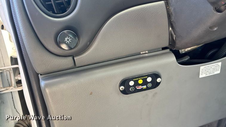 image for item FG1704 2006 Starcraft  E450 Super Duty shuttle bus