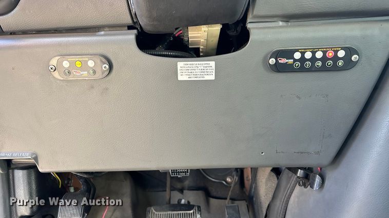 image for item FG1704 2006 Starcraft  E450 Super Duty shuttle bus